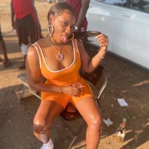 Meet your Posher, Doniqua